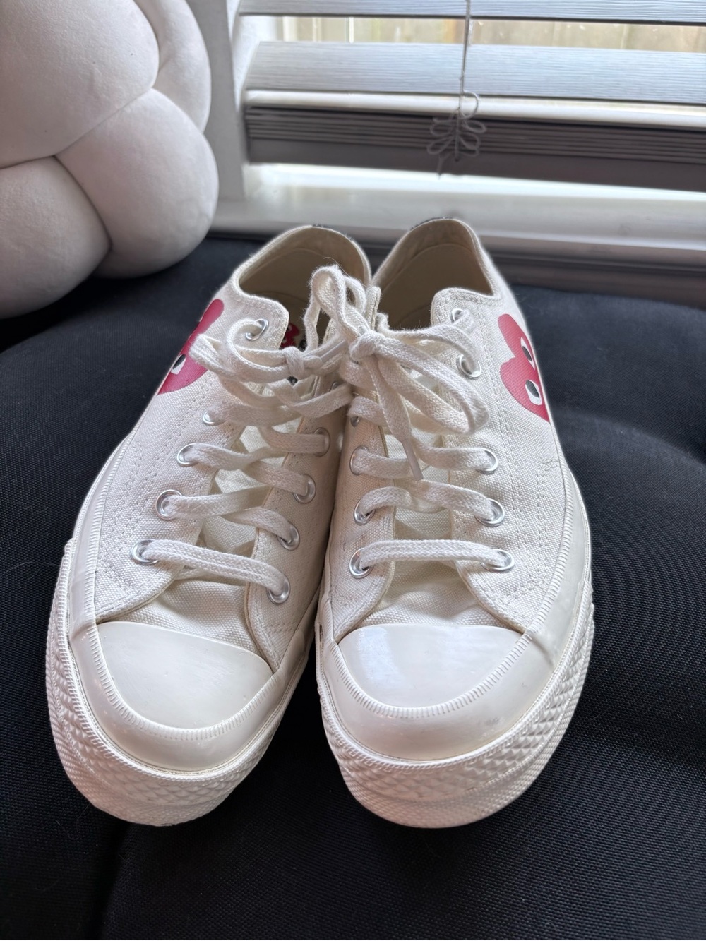 Comme des Garçons PLAY White Canvas Sneakers with Pink Heart